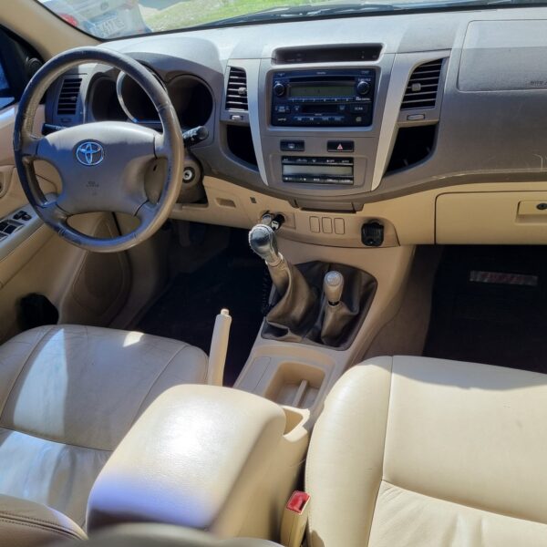 Toyota Hilux SW4 3.0 I Srv C/cuero, 7 Asientos, 4x4 - Imagen 8