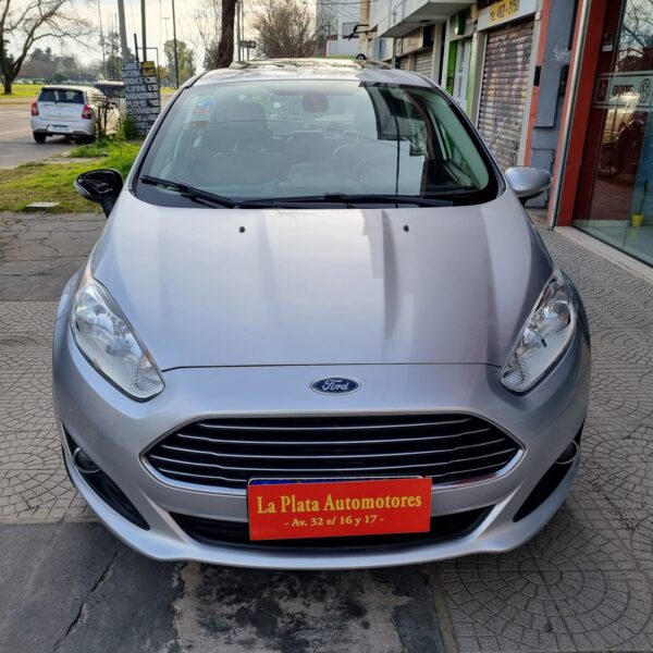 Ford Fiesta Kinetic 1.6 Sedan Titanium - Imagen 3