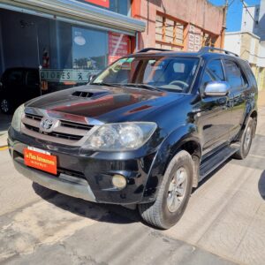 Toyota Hilux SW4 3.0 I Srv C/cuero, 7 Asientos, 4x4