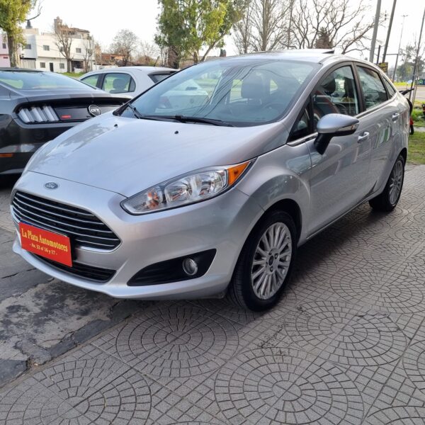 Ford Fiesta Kinetic 1.6 Sedan Titanium