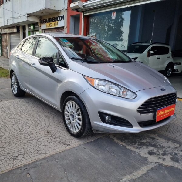 Ford Fiesta Kinetic 1.6 Sedan Titanium - Imagen 2