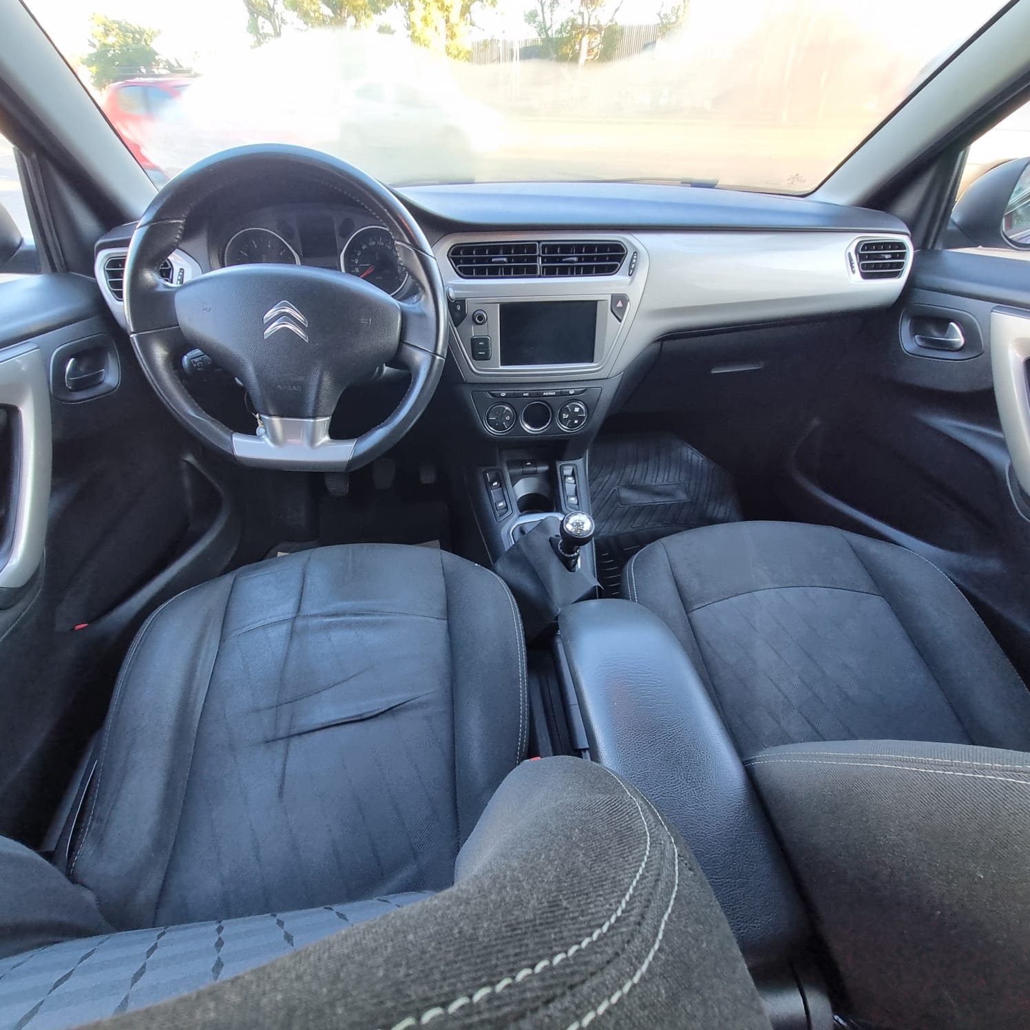 Citroën C-Elysée 1.6 Feel Hdi - 2018 - Imagen 7